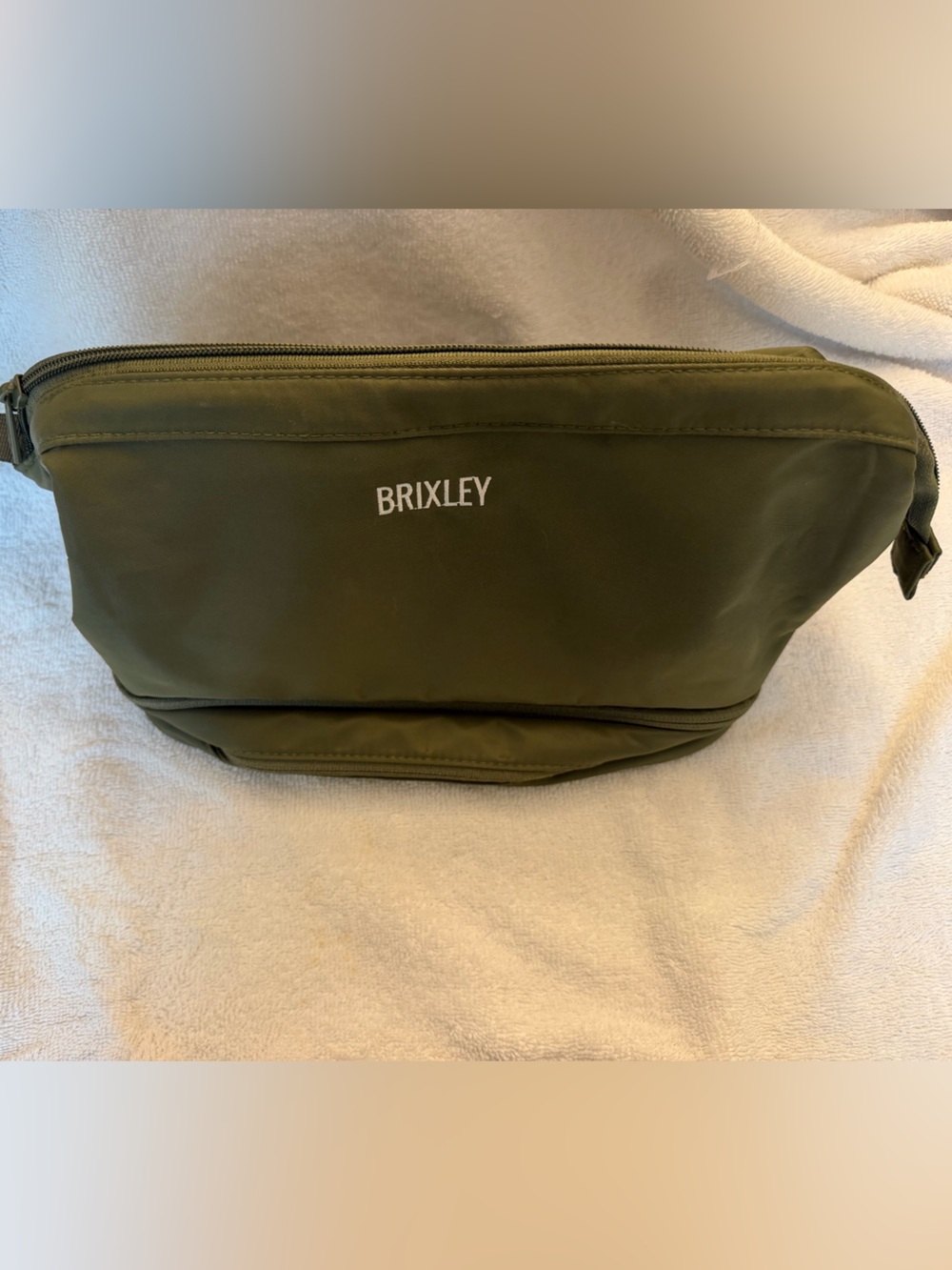 Brixley Olive Green Travel Toiletry & Makeup Bag with Brush Holder 🫒✨